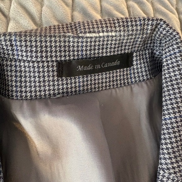Lauren Ralph Lauren grey, black and blue houndstooth silk/wool blazer. 44s - Picture 9 of 9